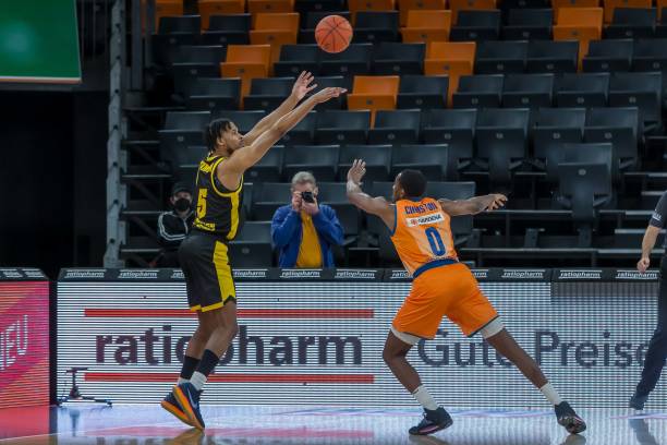 与北京国安 与北京国安